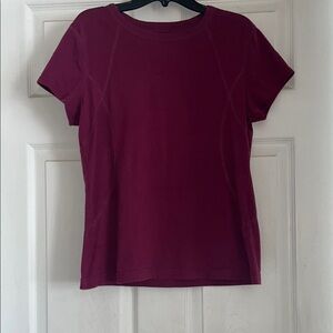 Women’s M Plum T-Shirt
